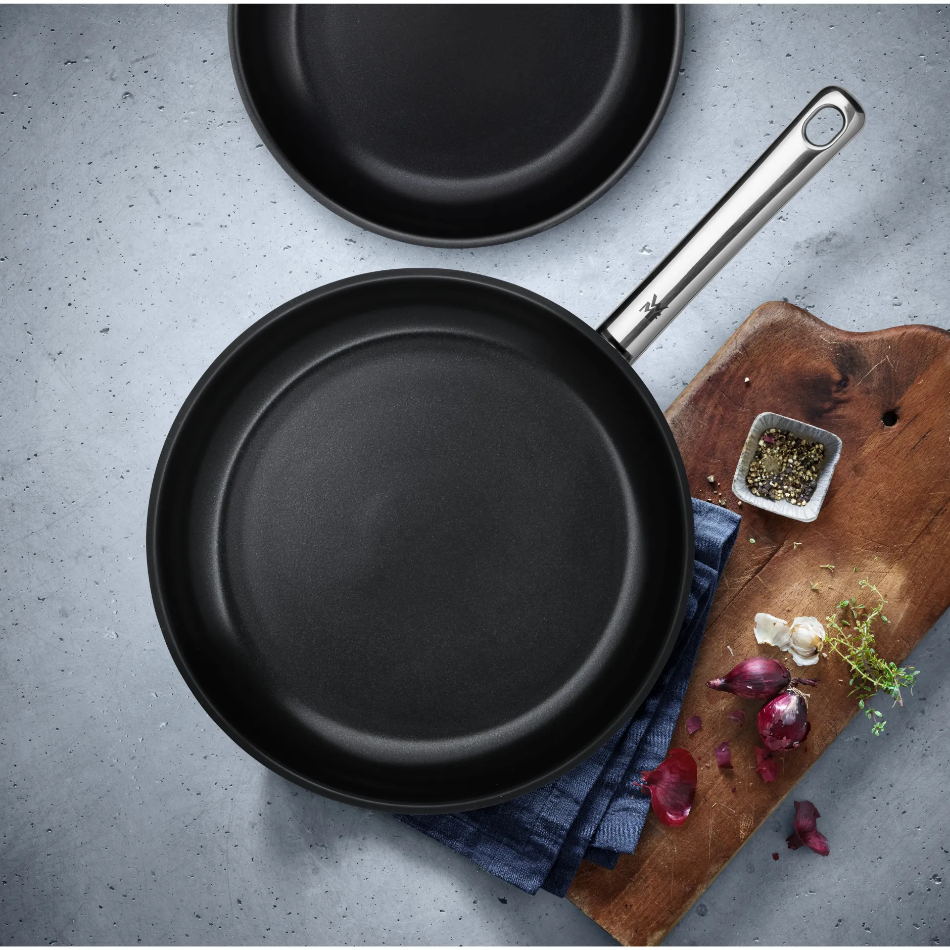 Devil Bratpfannen-Set, 3-teilig, 24 cm + 28 cm + Pfannenwender|WMF Best